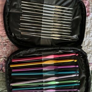 Crochet hooks set of 22 size .6mm - 6.5mm
